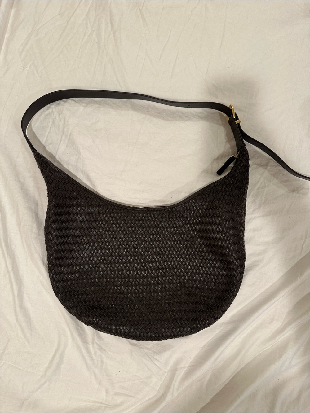 Madewell The Essential Curve Shoulder Bag in coffee bean